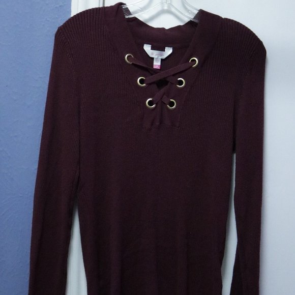 No Boundaries Burgundy Rib Knit V Neck - Picture 1 of 4